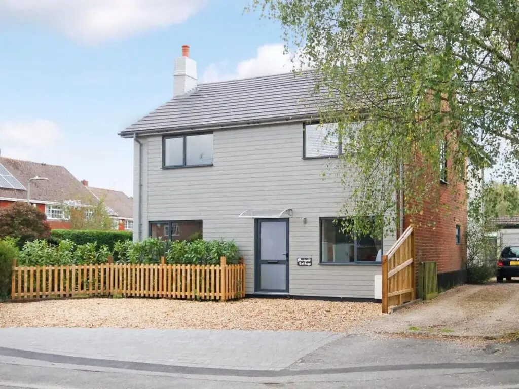 Marigold Cottage in Brockenhurst. Sleeps 6 by NewFo.rest